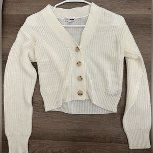 Fashion Nova white sweater size sm